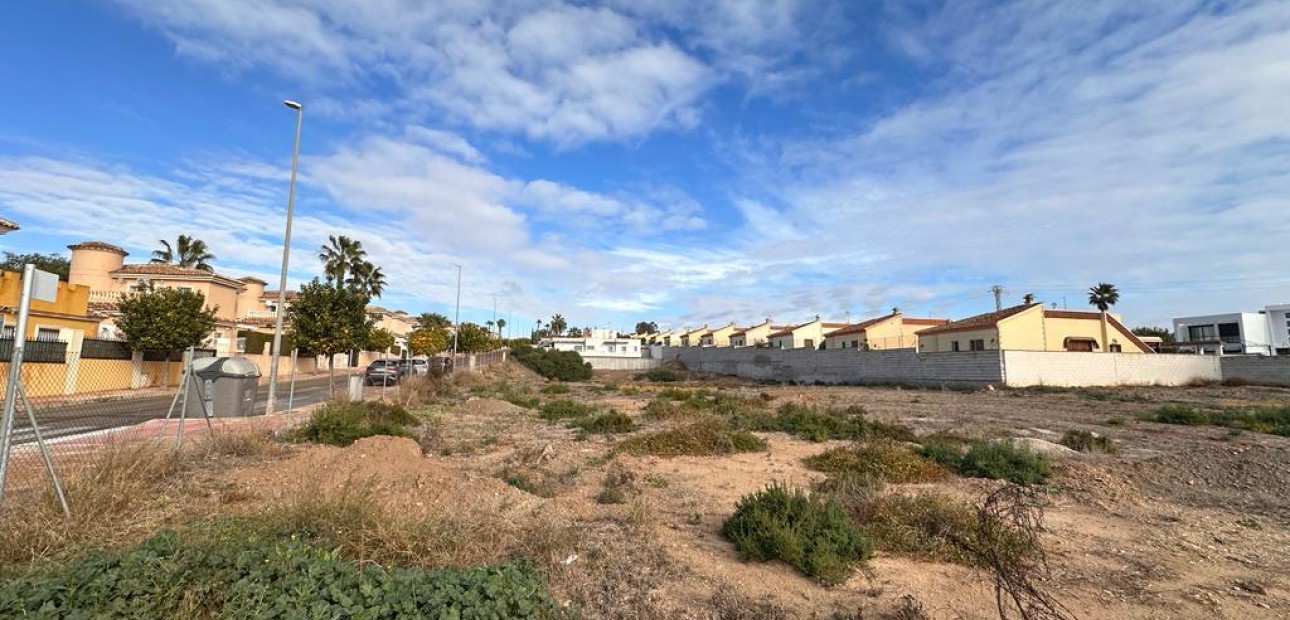 Sale - Land -
La Marina - San fulgencio