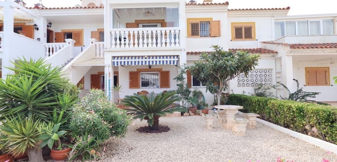 Sale - Bungalow -
Pilar de la Horadada - Mil Palmeras