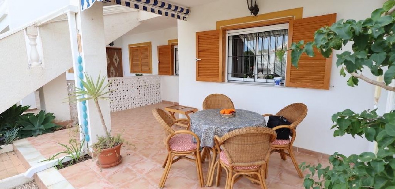 Sale - Bungalow -
Pilar de la Horadada - Mil Palmeras