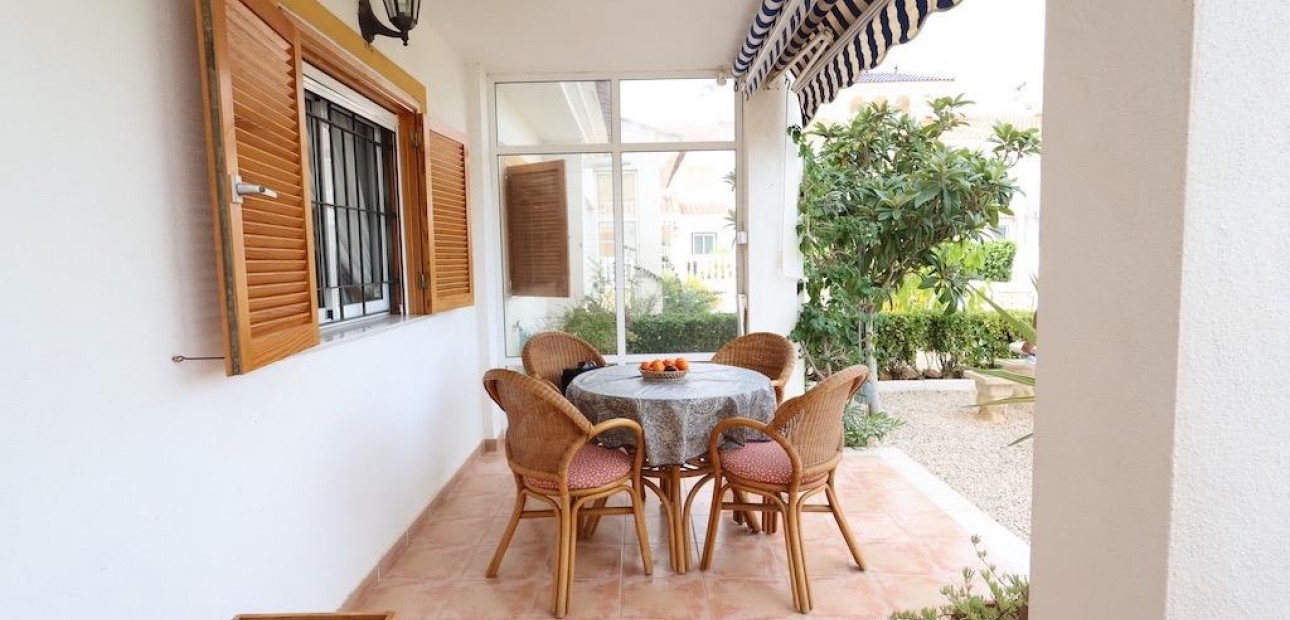 Sale - Bungalow -
Pilar de la Horadada - Mil Palmeras