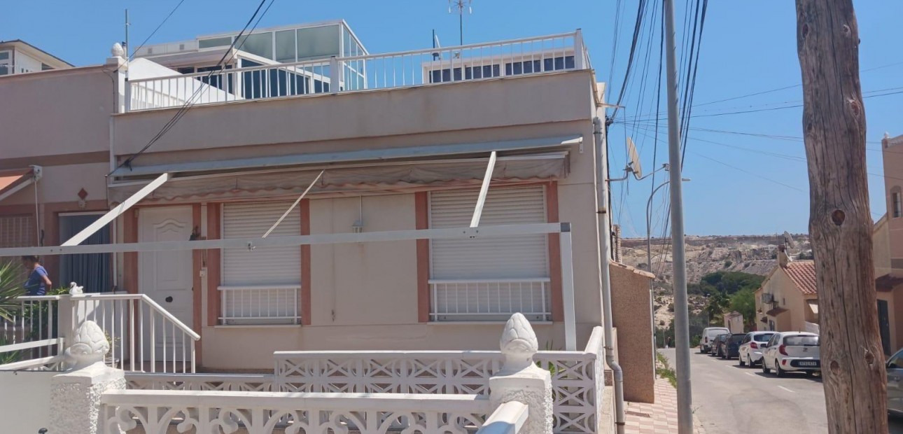 Sale - Bungalow -
San Fulgencio - Oasis