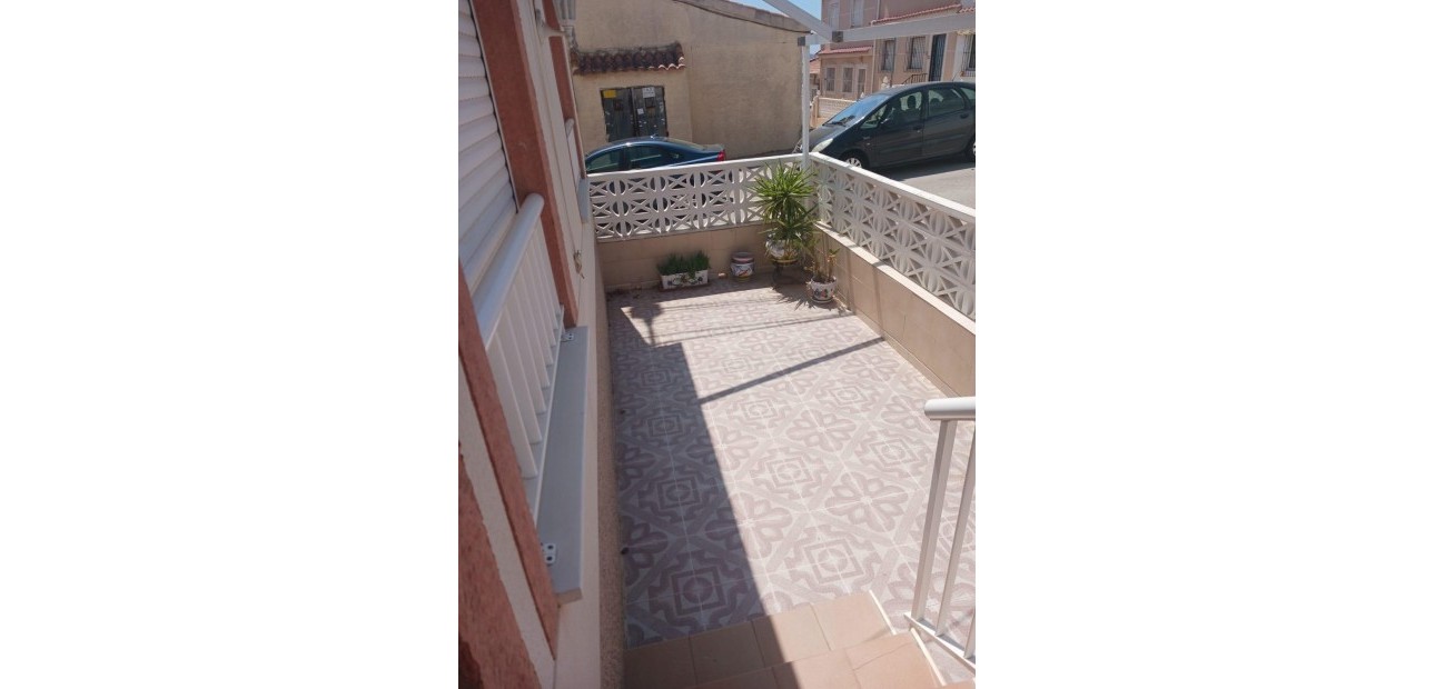 Sale - Bungalow -
San Fulgencio - Oasis