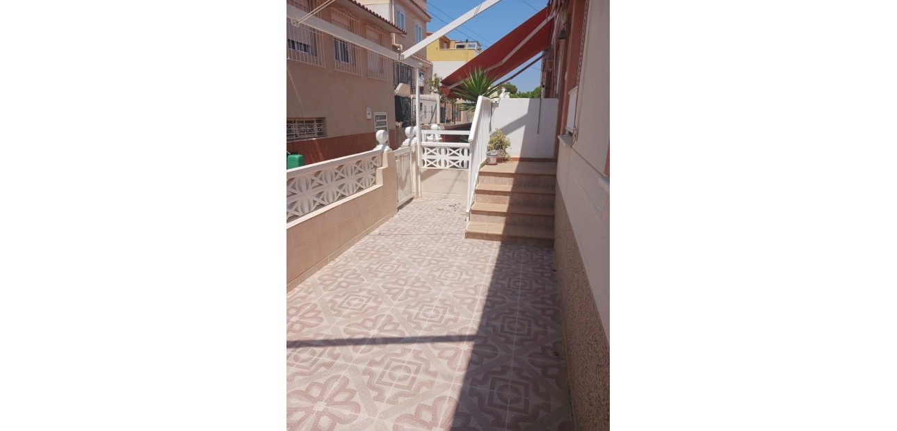 Herverkoop - Bungalow -
San Fulgencio - Oasis