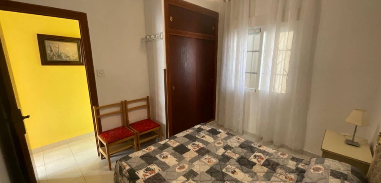 Sale - Apartment / flat -
Torrevieja - La Mata