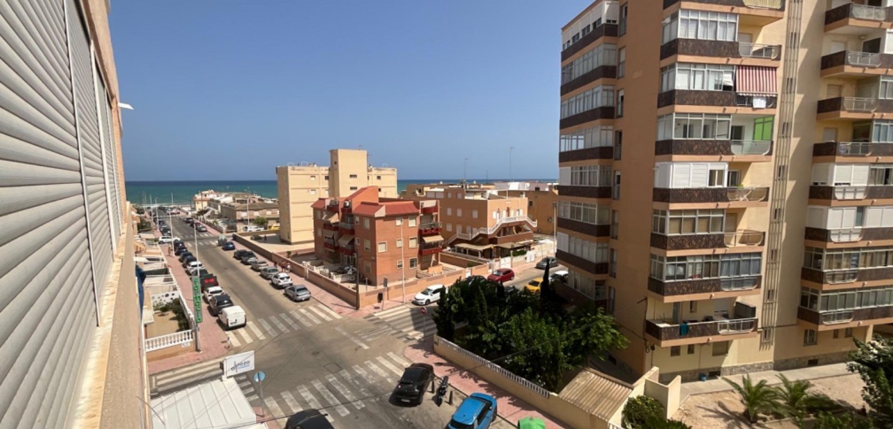 Sale - Apartment / flat -
Torrevieja - La Mata