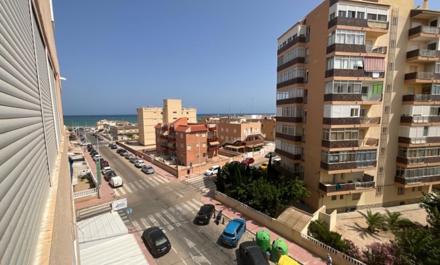 Sale - Apartment / flat -
Torrevieja - La Mata