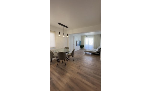 Sale - Apartment / flat -
Alicante - Los angeles