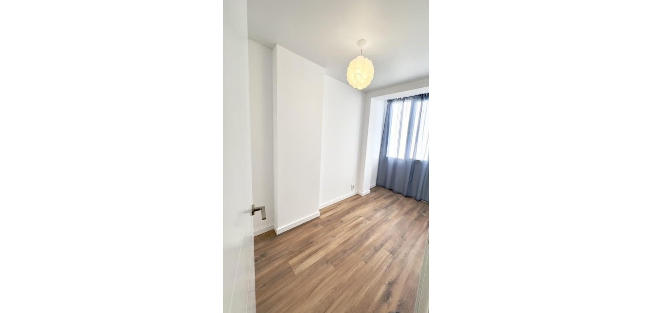 Sale - Apartment / flat -
Alicante - Los angeles