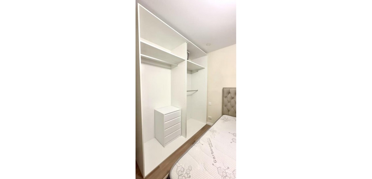 Sale - Apartment / flat -
Alicante - Los angeles