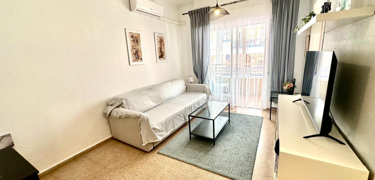 Sale - Apartment / flat -
Guardamar del Segura - Pueblo