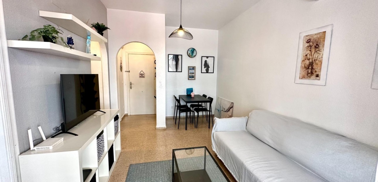 Sale - Apartment / flat -
Guardamar del Segura - Pueblo