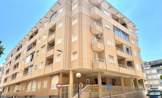 Venta - Apartamento / piso -
Guardamar del Segura - Pueblo