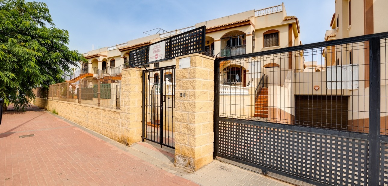 Herverkoop - Bungalow -
Torrevieja - Sector 25