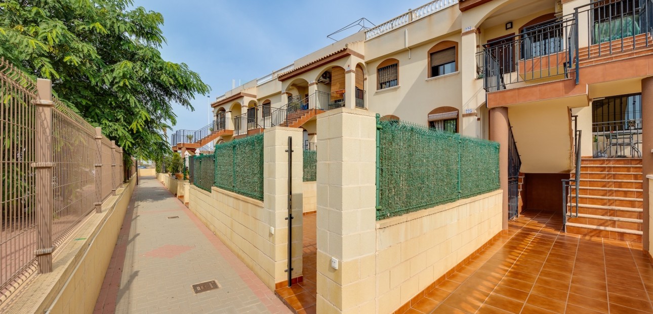 Venta - Bungalow -
Torrevieja - Sector 25