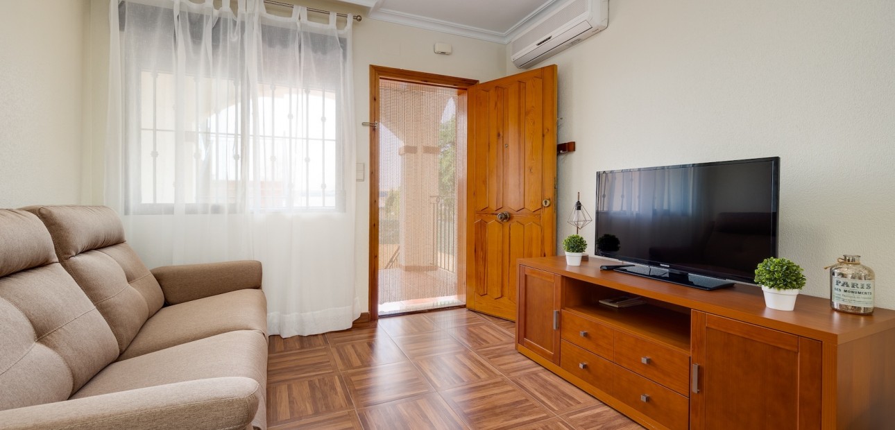 Sale - Bungalow -
Torrevieja - Sector 25