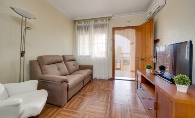 Sale - Bungalow -
Torrevieja - Sector 25