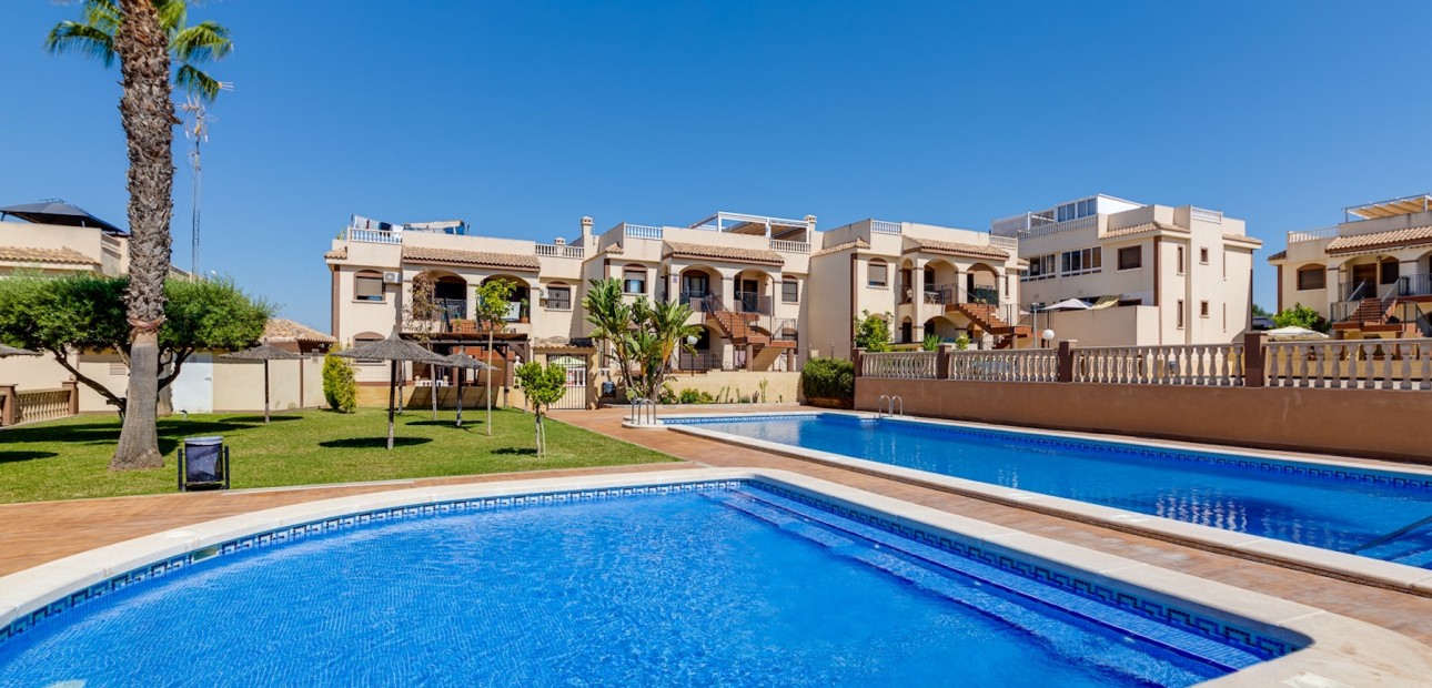 Venta - Bungalow -
Torrevieja - Sector 25