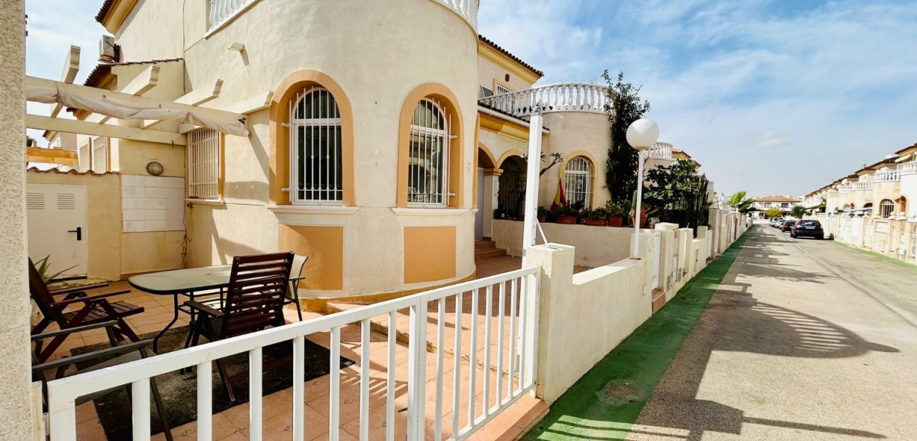 Sale - Single Family Home -
Torrevieja - Sector 25