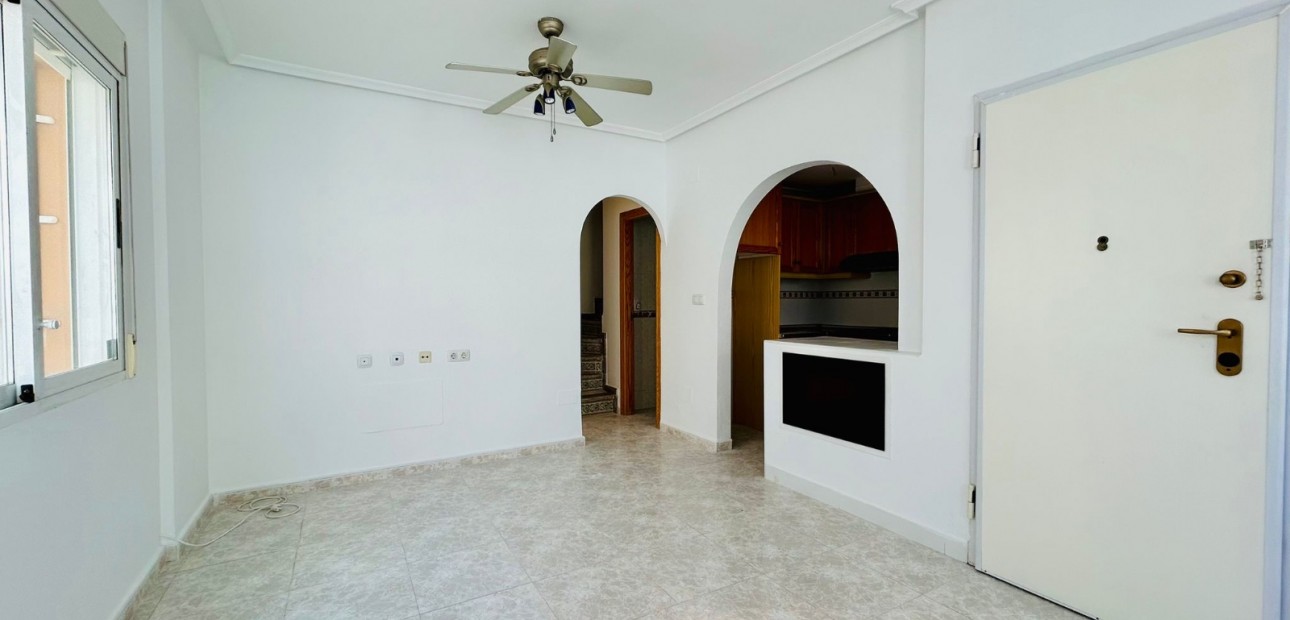 Sale - Single Family Home -
Torrevieja - Sector 25