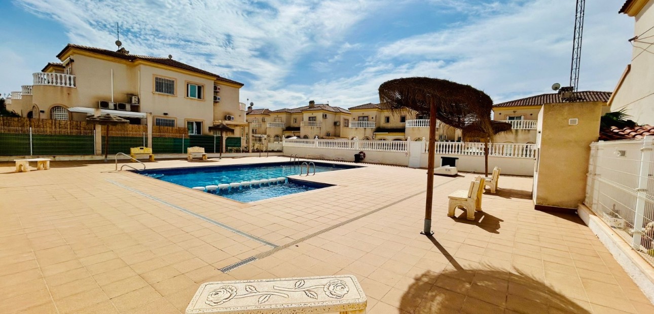 Venta - Single Family Home -
Torrevieja - Sector 25