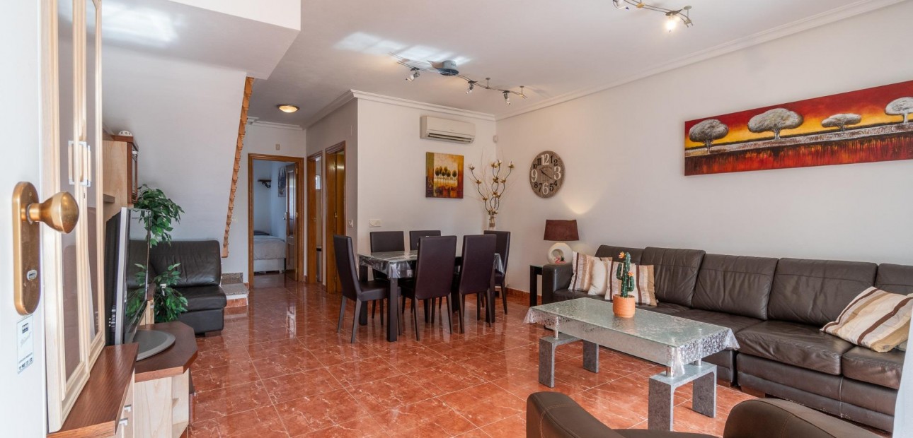 Sale - Terraced house -
Orihuela Costa - Los Dolses