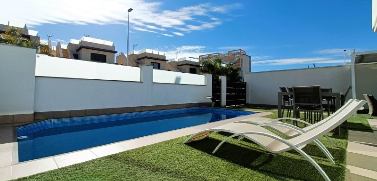 Sale - Terraced house -
Lo Pagan - San Pedro del Pinatar