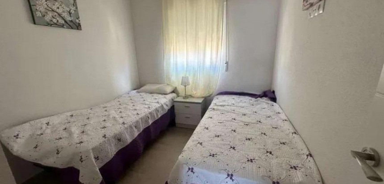 Sale - Bungalow -
Torrevieja - Los altos