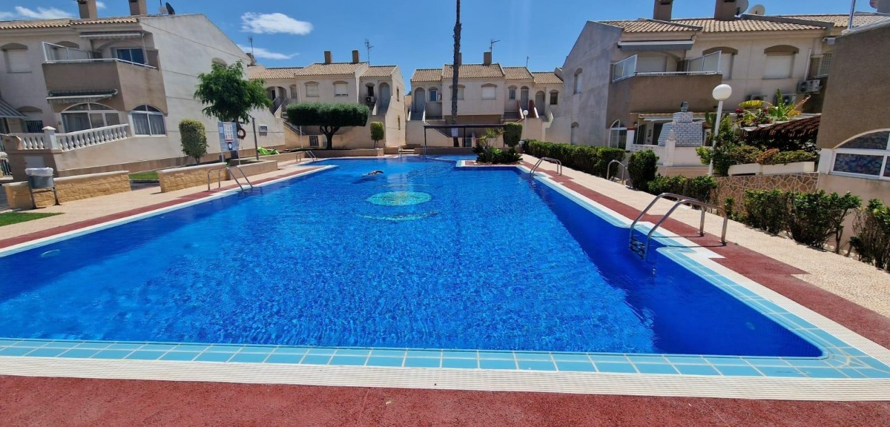 Herverkoop - Bungalow -
Torrevieja - Aguas nuevas 1