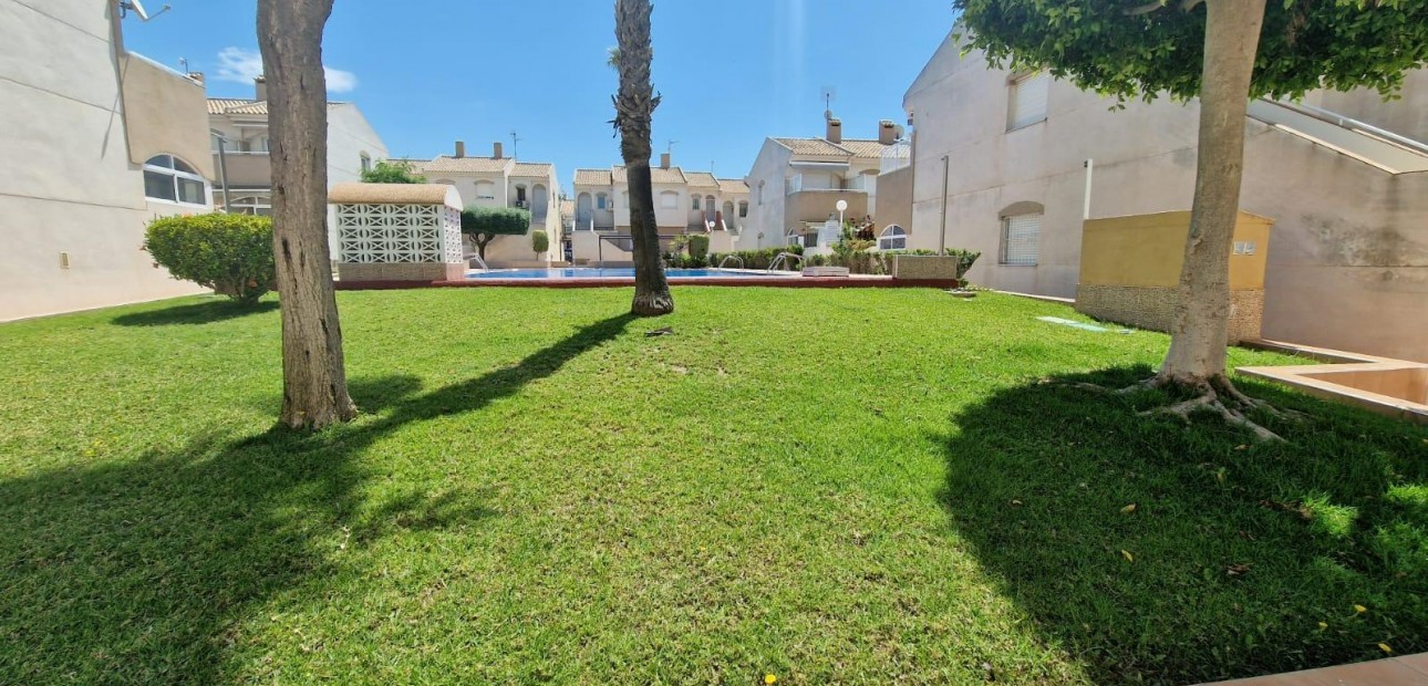 Herverkoop - Bungalow -
Torrevieja - Aguas nuevas 1