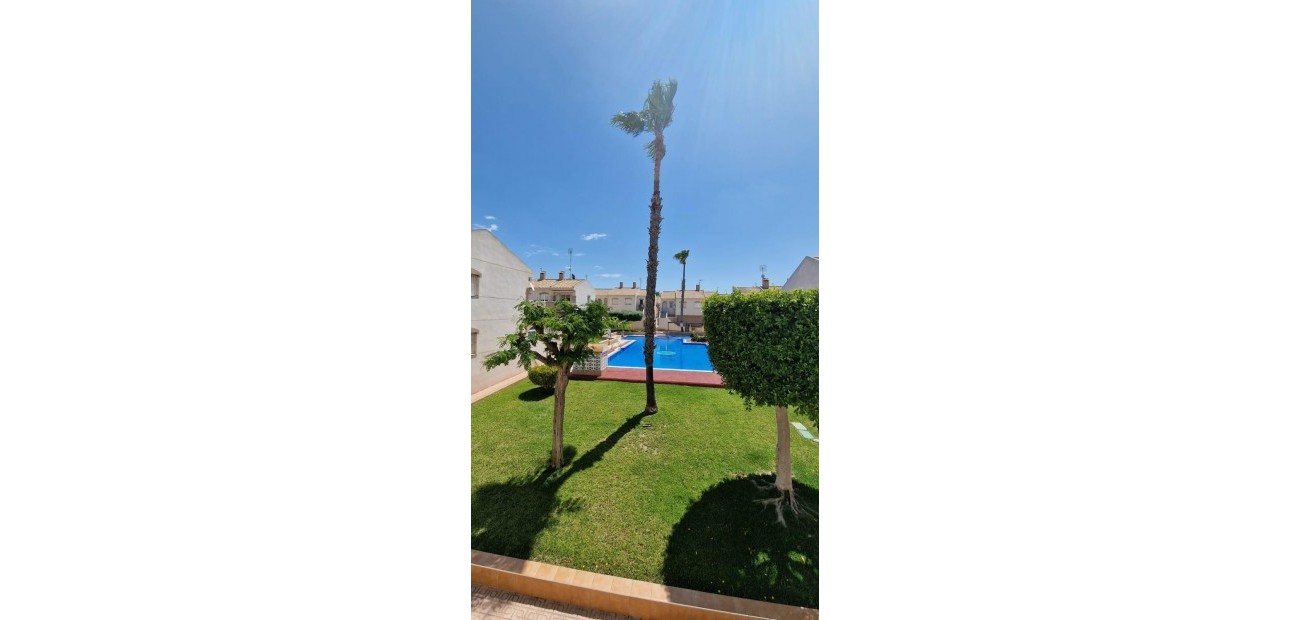 Herverkoop - Bungalow -
Torrevieja - Aguas nuevas 1