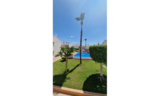 Herverkoop - Bungalow -
Torrevieja - Aguas nuevas 1