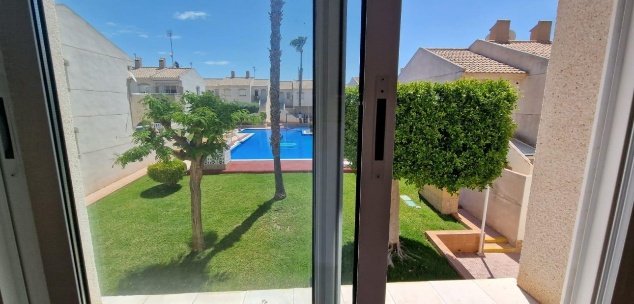 Herverkoop - Bungalow -
Torrevieja - Aguas nuevas 1