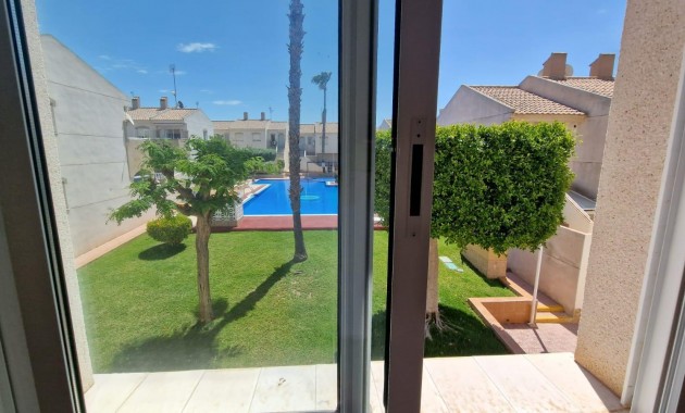 Herverkoop - Bungalow -
Torrevieja - Aguas nuevas 1