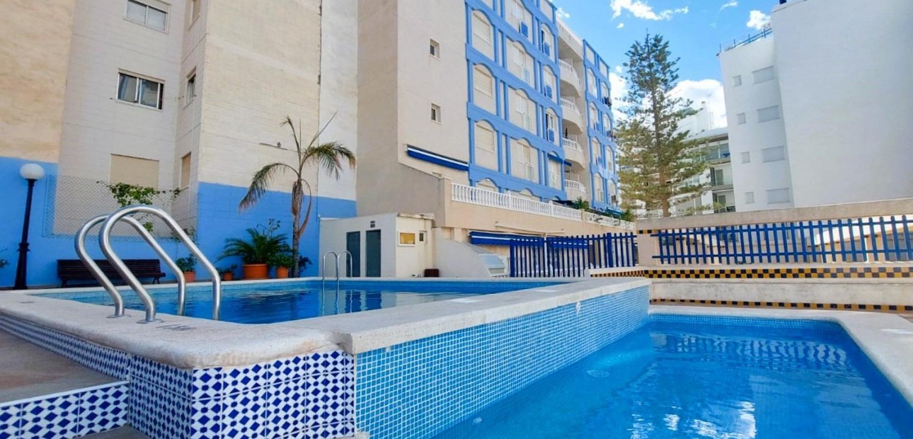 Sale - Ground Floor -
Torrevieja - Playa de los Locos