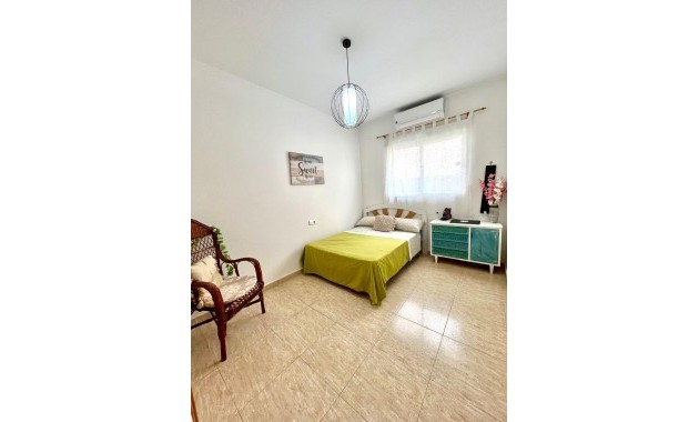 Sale - Ground Floor -
Torrevieja - Playa de los Locos