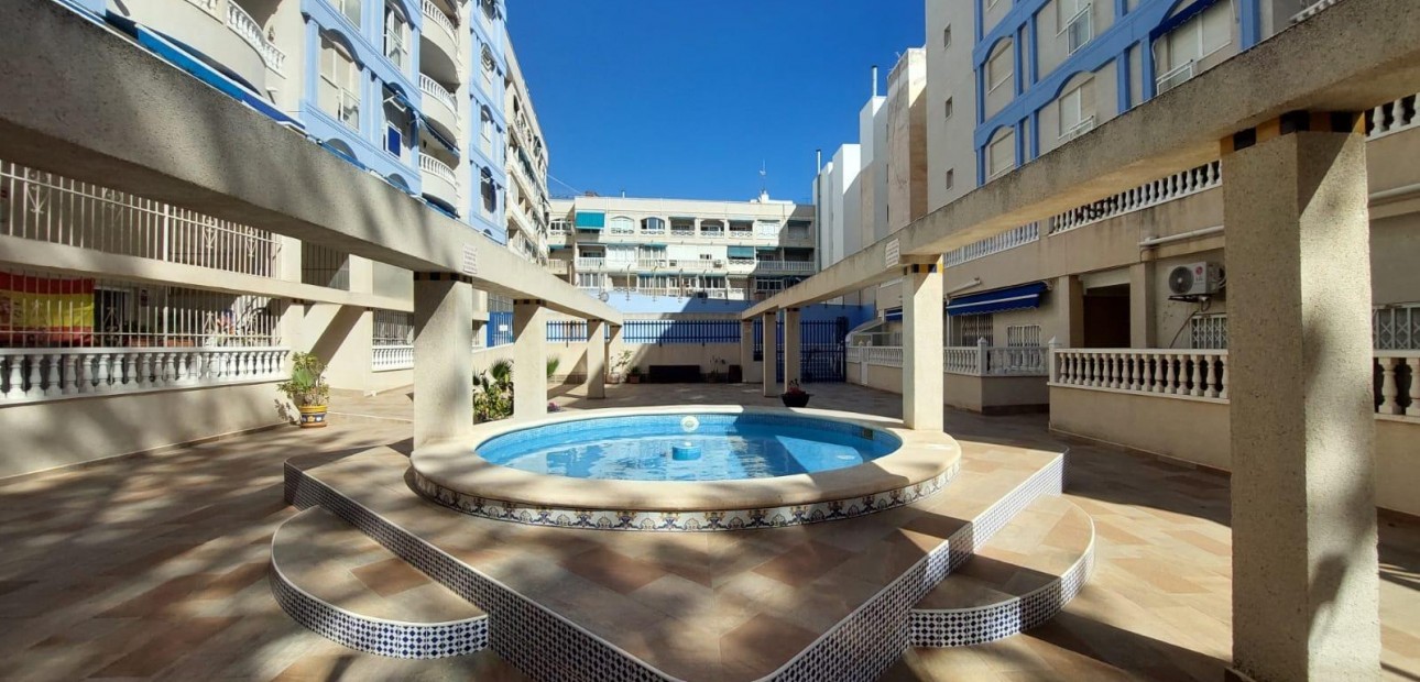 Sale - Ground Floor -
Torrevieja - Playa de los Locos