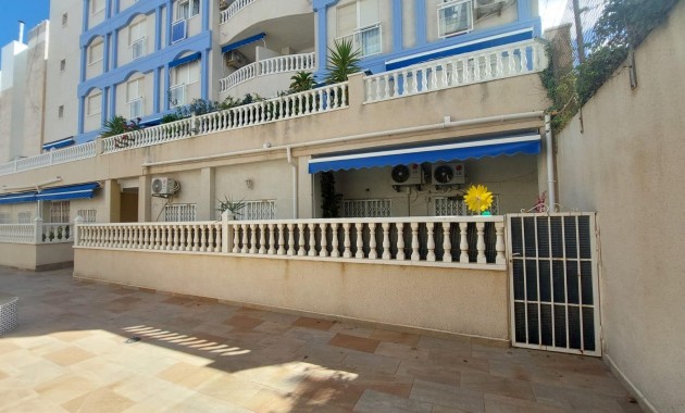 Sale - Ground Floor -
Torrevieja - Playa de los Locos