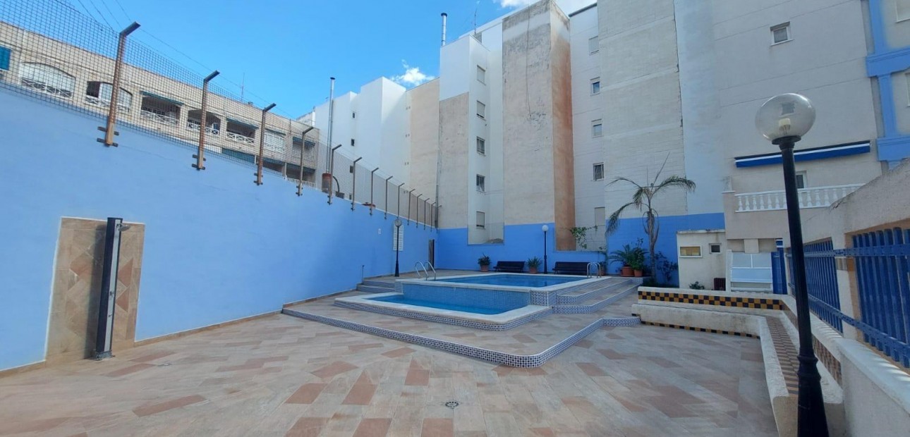 Sale - Ground Floor -
Torrevieja - Playa de los Locos