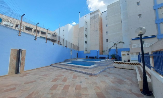 Sale - Ground Floor -
Torrevieja - Playa de los Locos