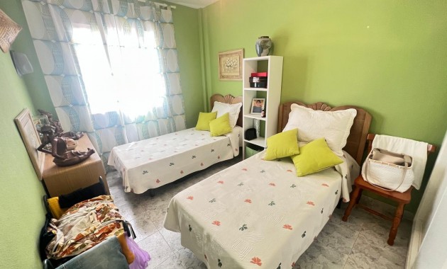 Sale - Bungalow -
Orihuela Costa - Los Dolses