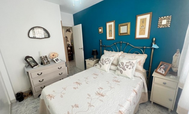 Sale - Bungalow -
Orihuela Costa - Los Dolses