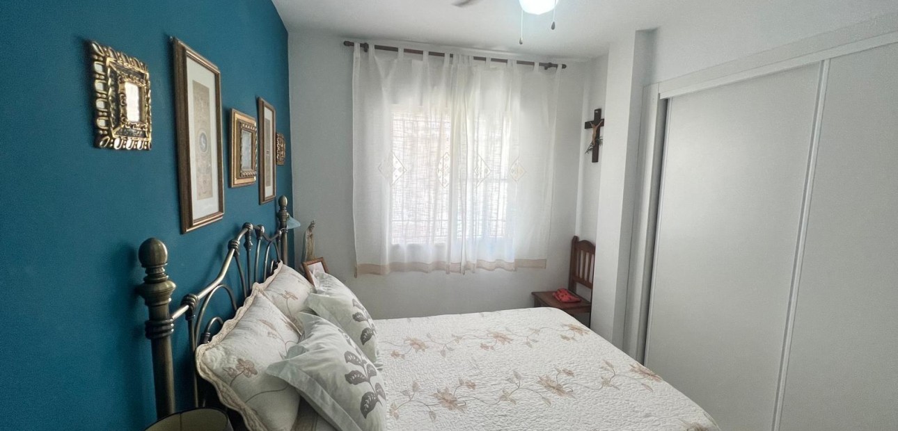 Sale - Bungalow -
Orihuela Costa - Los Dolses