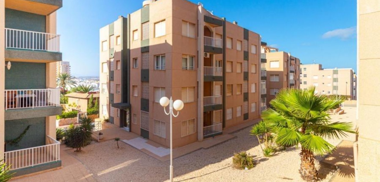 Sale - Apartment / flat -
Torrevieja - Cabo cervera