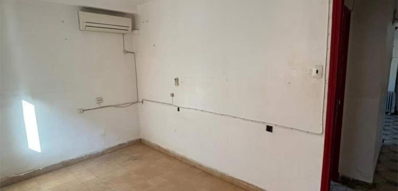 Sale - Apartment / flat -
Alicante - Carolinas altas