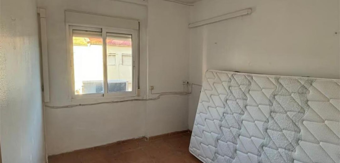 Sale - Apartment / flat -
Alicante - Carolinas altas