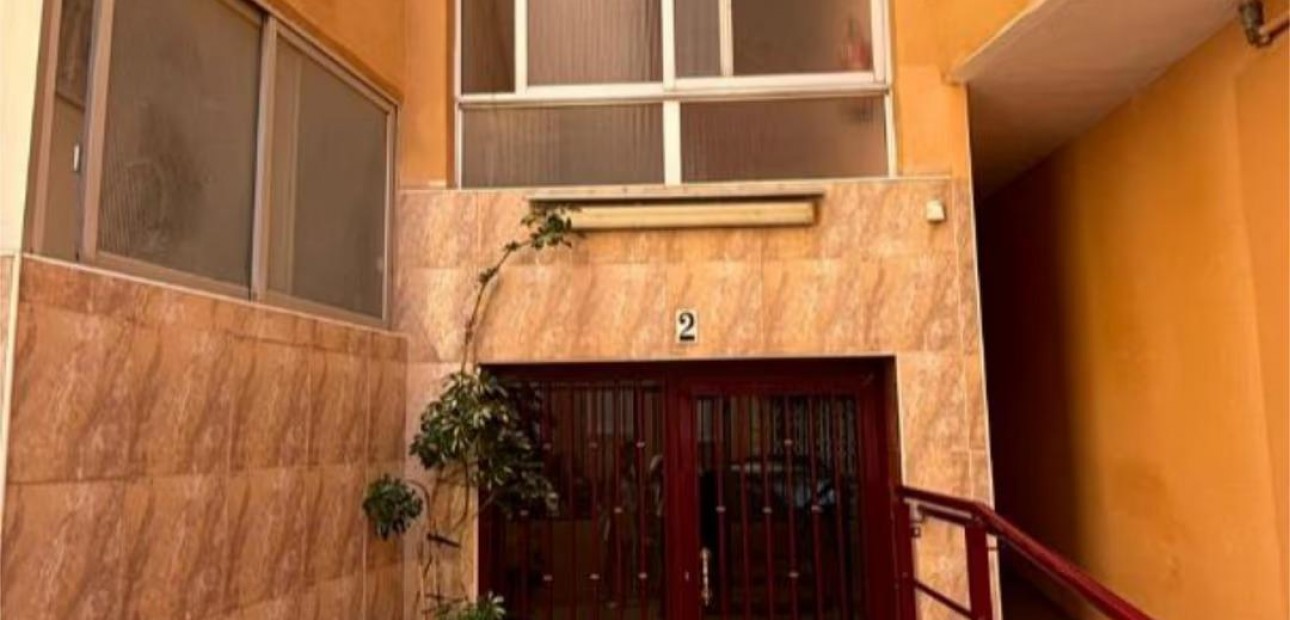 Sale - Apartment / flat -
Alicante - Carolinas altas