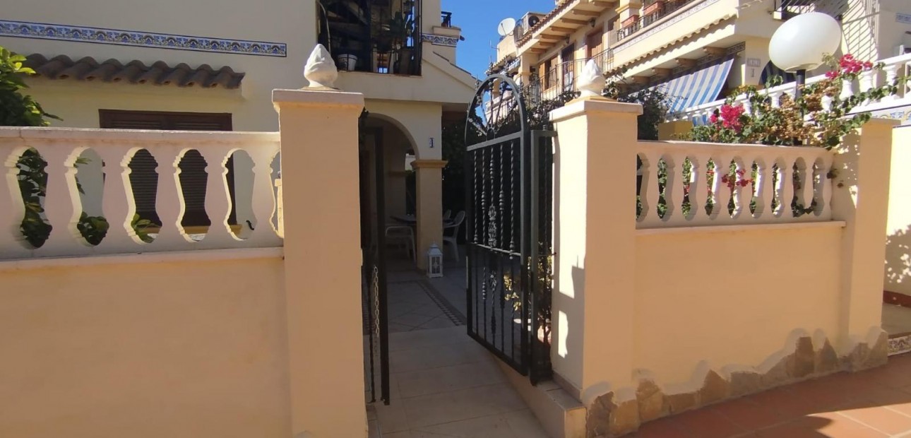 Herverkoop - Bungalow -
Torrevieja - Torreblanca