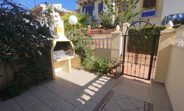 Sale - Bungalow -
Torrevieja - Torreblanca