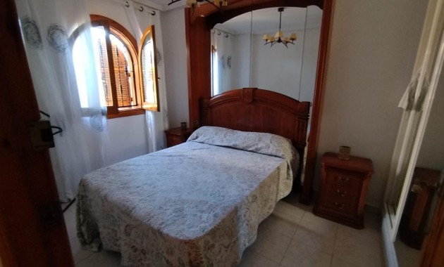 Herverkoop - Bungalow -
Torrevieja - Torreblanca