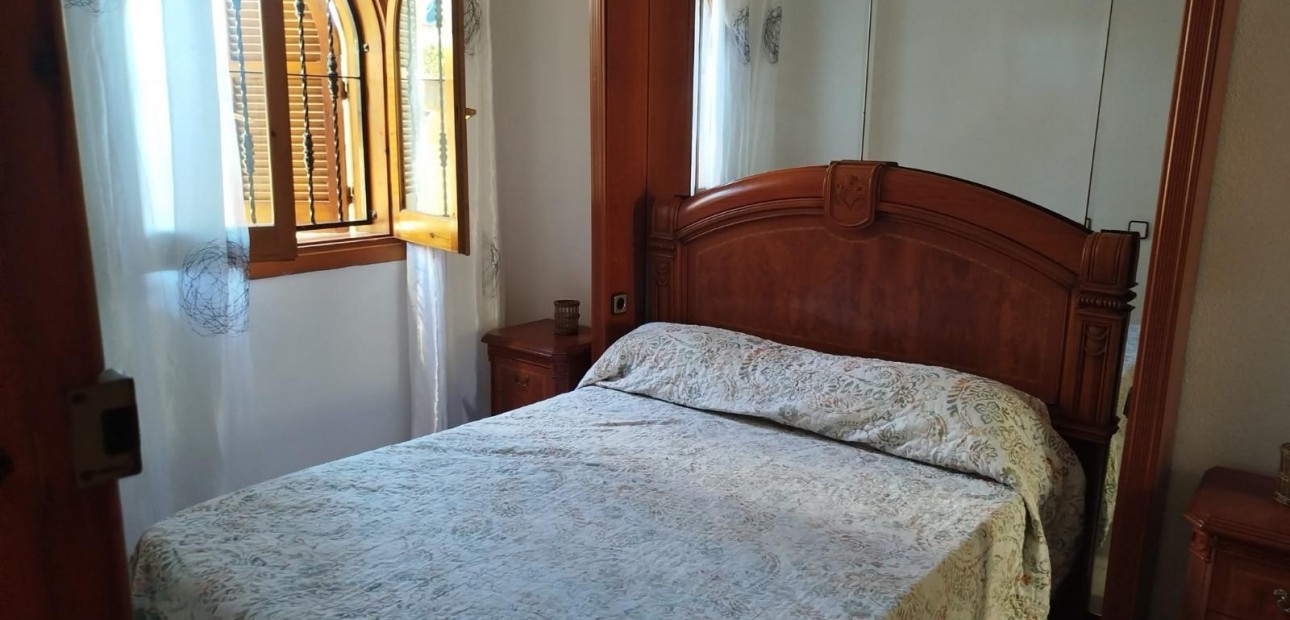 Sale - Bungalow -
Torrevieja - Torreblanca